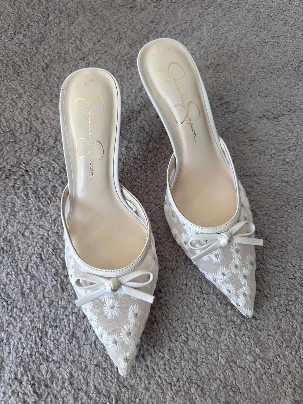 Jessica Simpson White Embroidered Floral Pointed Kitten Heel Mule